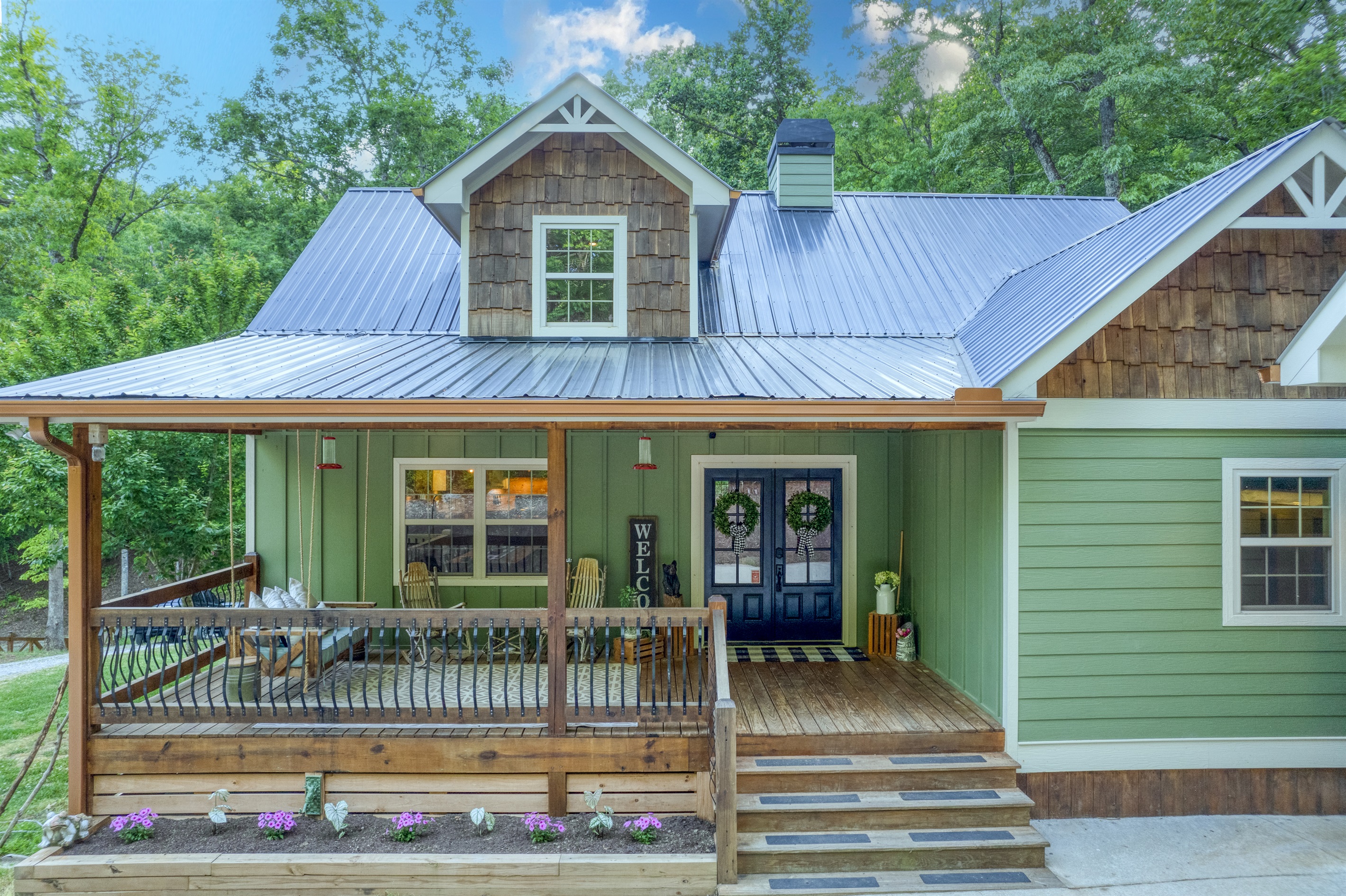 "Would highly recommend for those who want to disconnect while taking in beautiful views, hiking/biking trails." - guest Robert M.