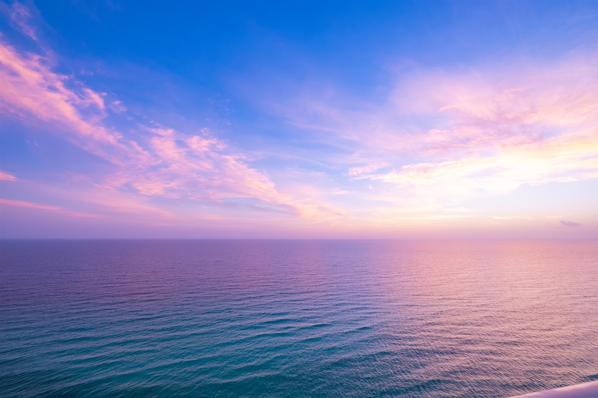 Sky and sea - pure uninterrupted gulf views 