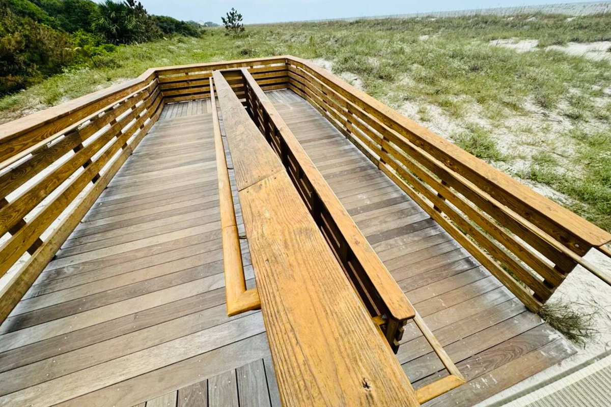 Boardwalk over the dunes