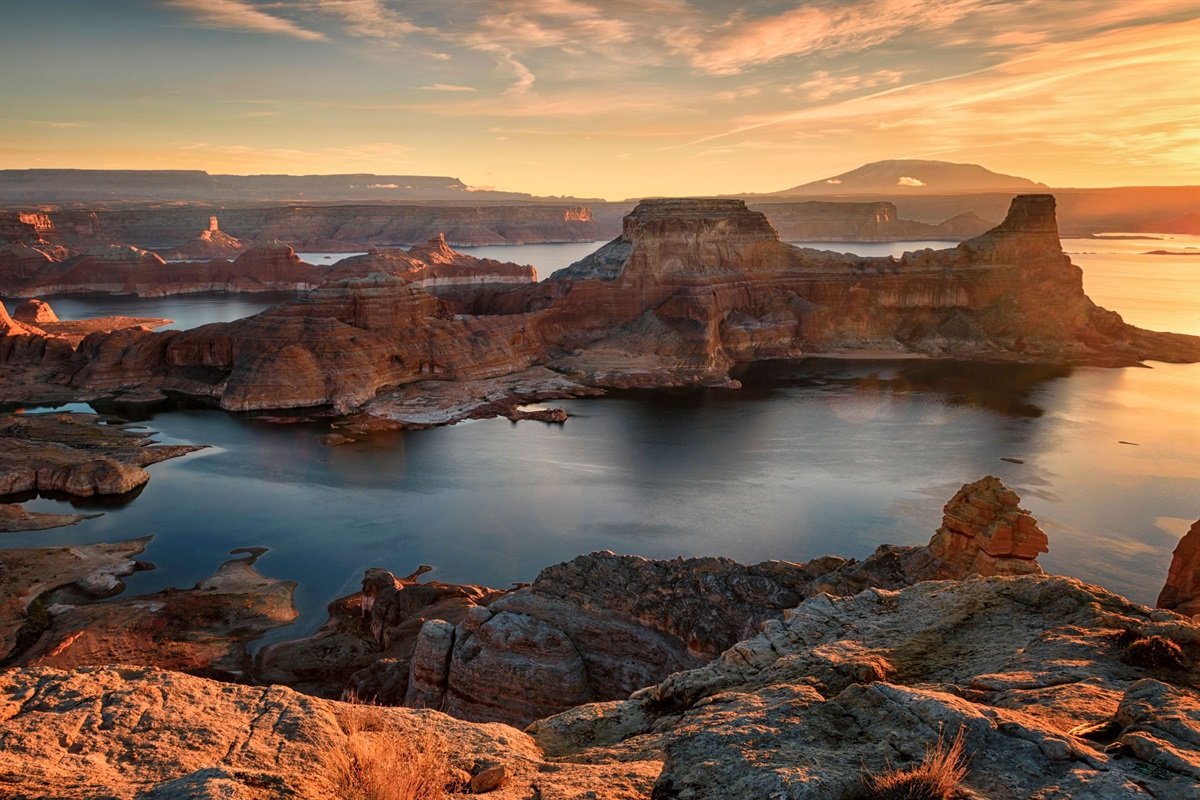 Lake Powell is 1.5 Hours Away