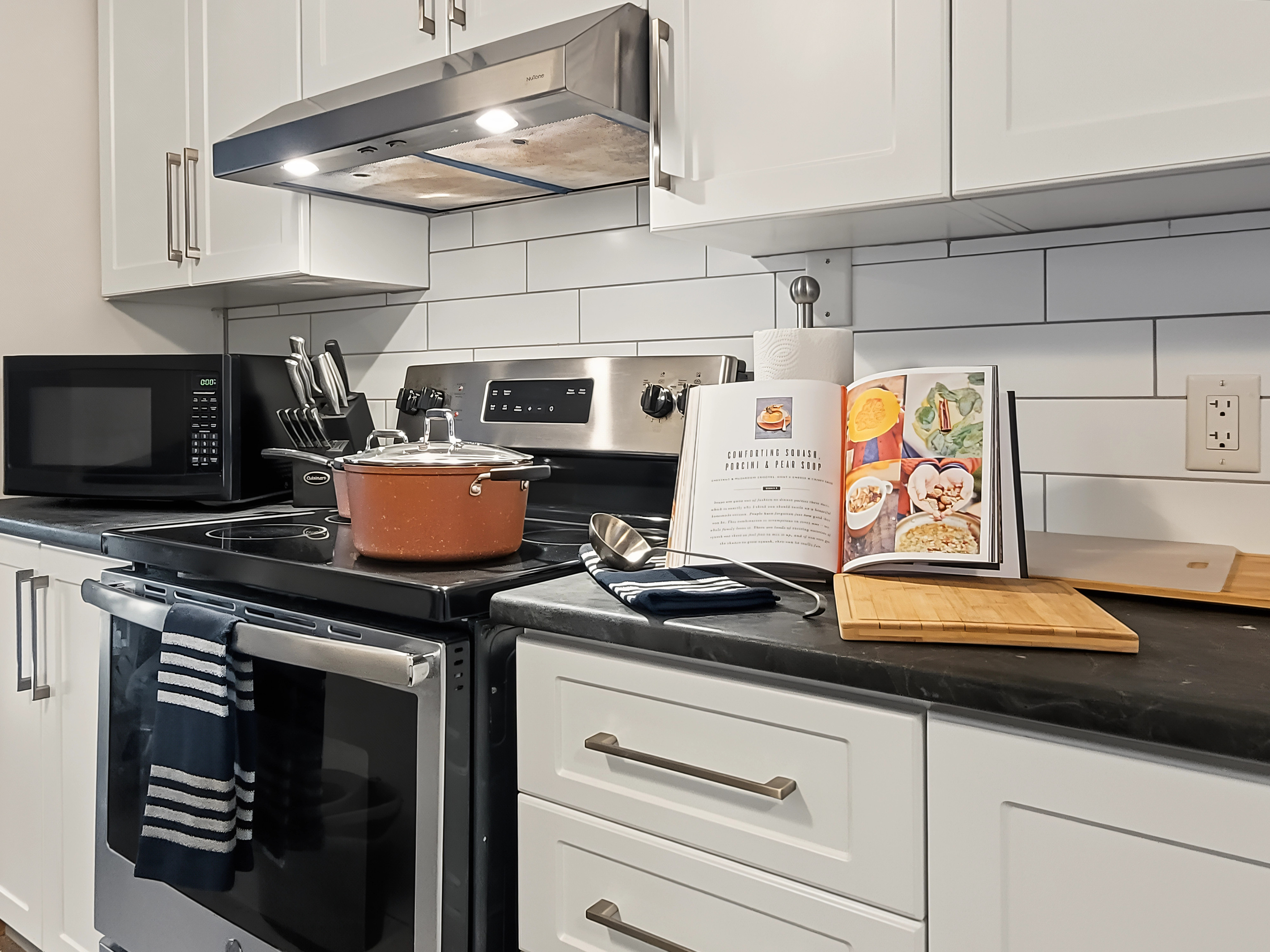 Fully equipped kitchen for entertaining your group