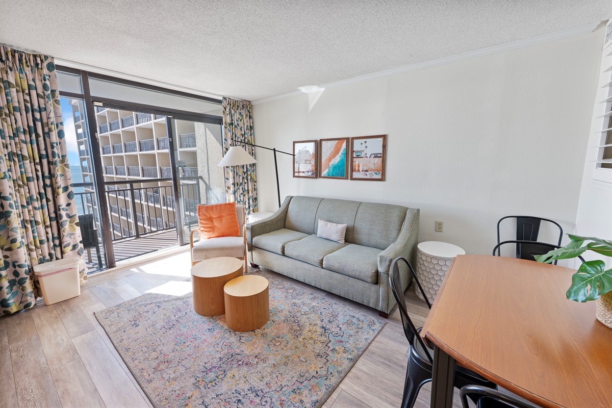 Amazing Living Room with Stunning Views🌊☀️