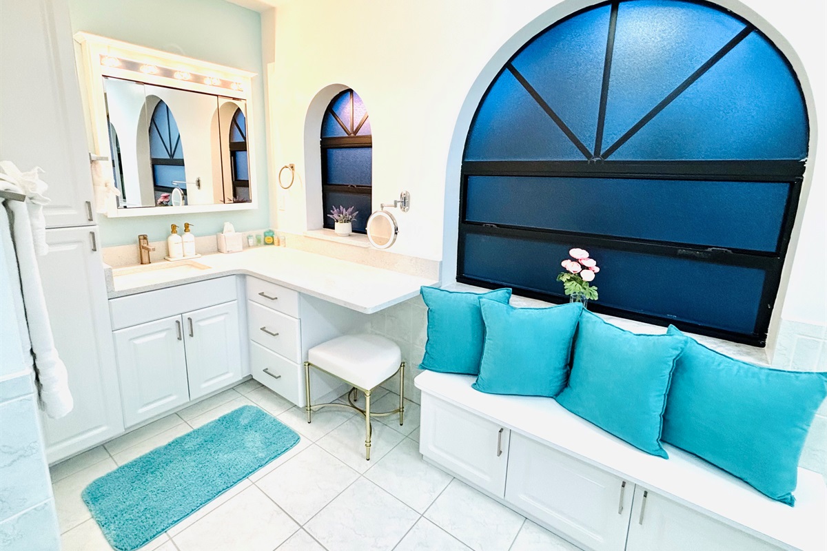 Surfside Suite upstairs bathroom