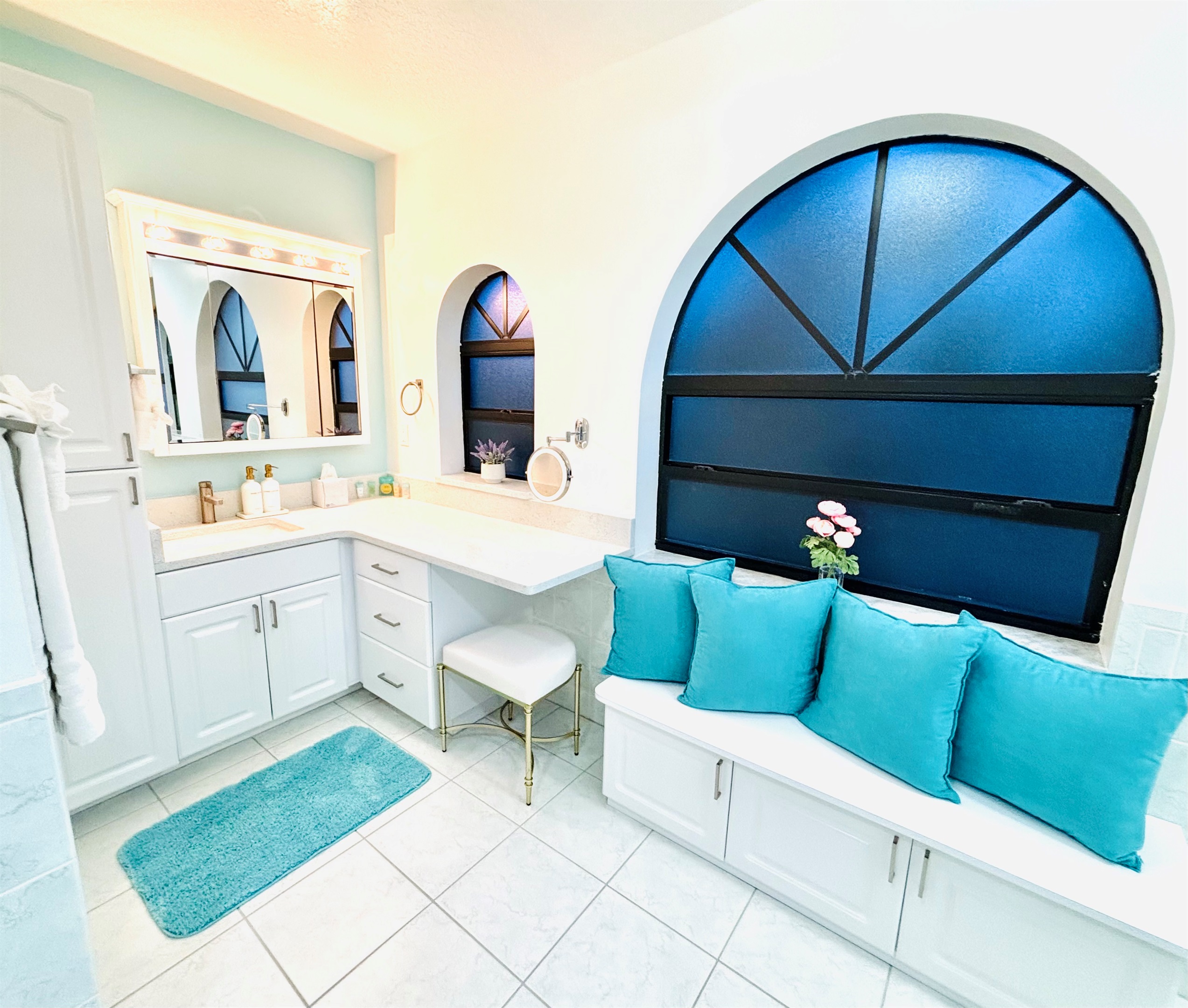 Surfside Suite upstairs bathroom