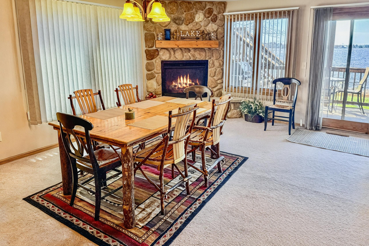 Dining Room - Upper Level Table with Fireplace