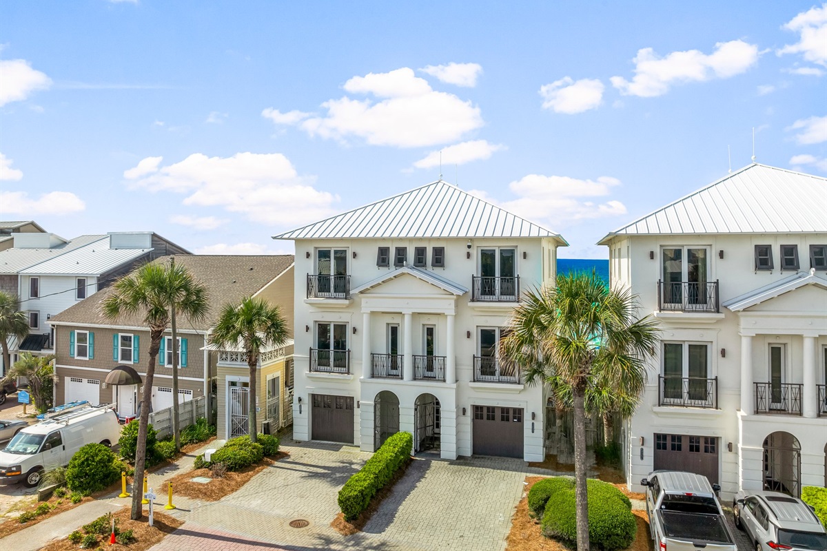 Your Gulf-front escape with stunning views, steps from the sand!