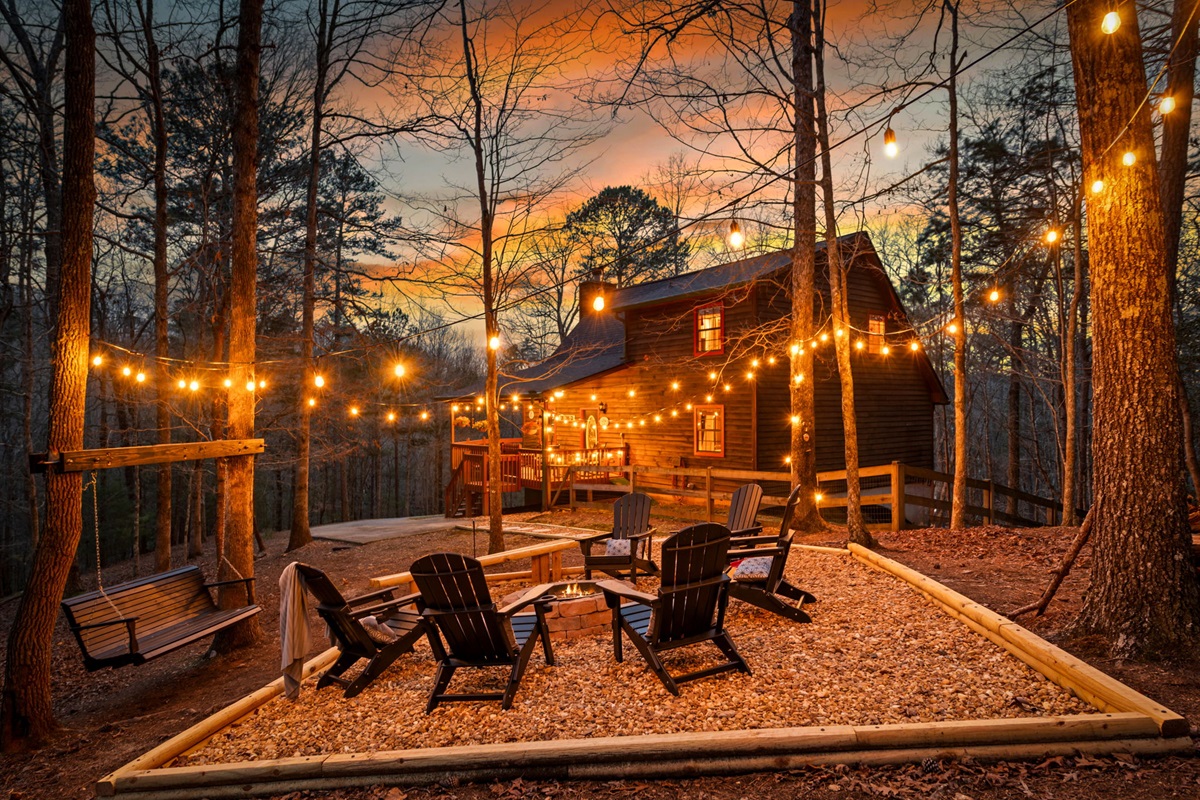 The gentle lighting enhances the cozy seating arrangement, making it perfect for evening gatherings.