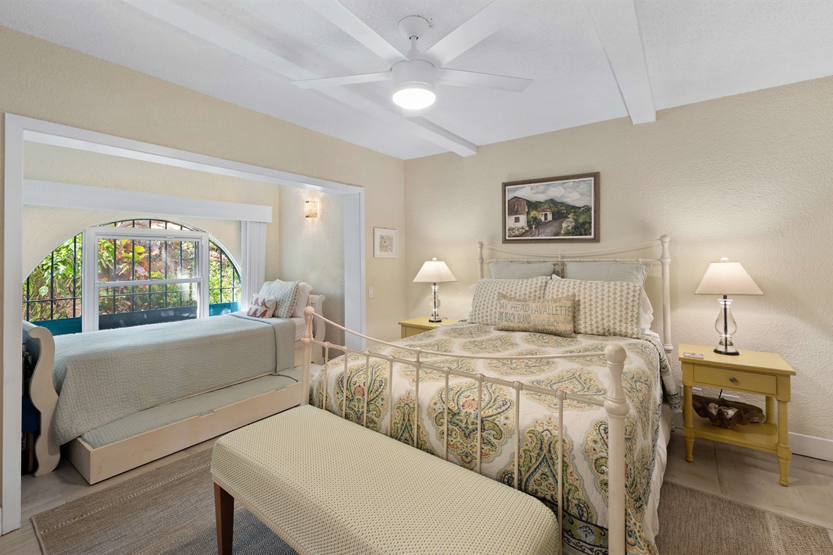 Guest bedroom with Queen bed and twin trundle bed