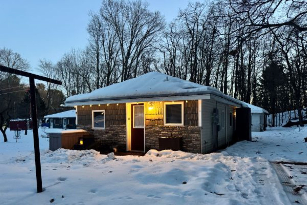 Duet Cottage - Step into The Duet Cottage and make the most of winter with cozy comfort, beautiful views, and laid-back lake living.
