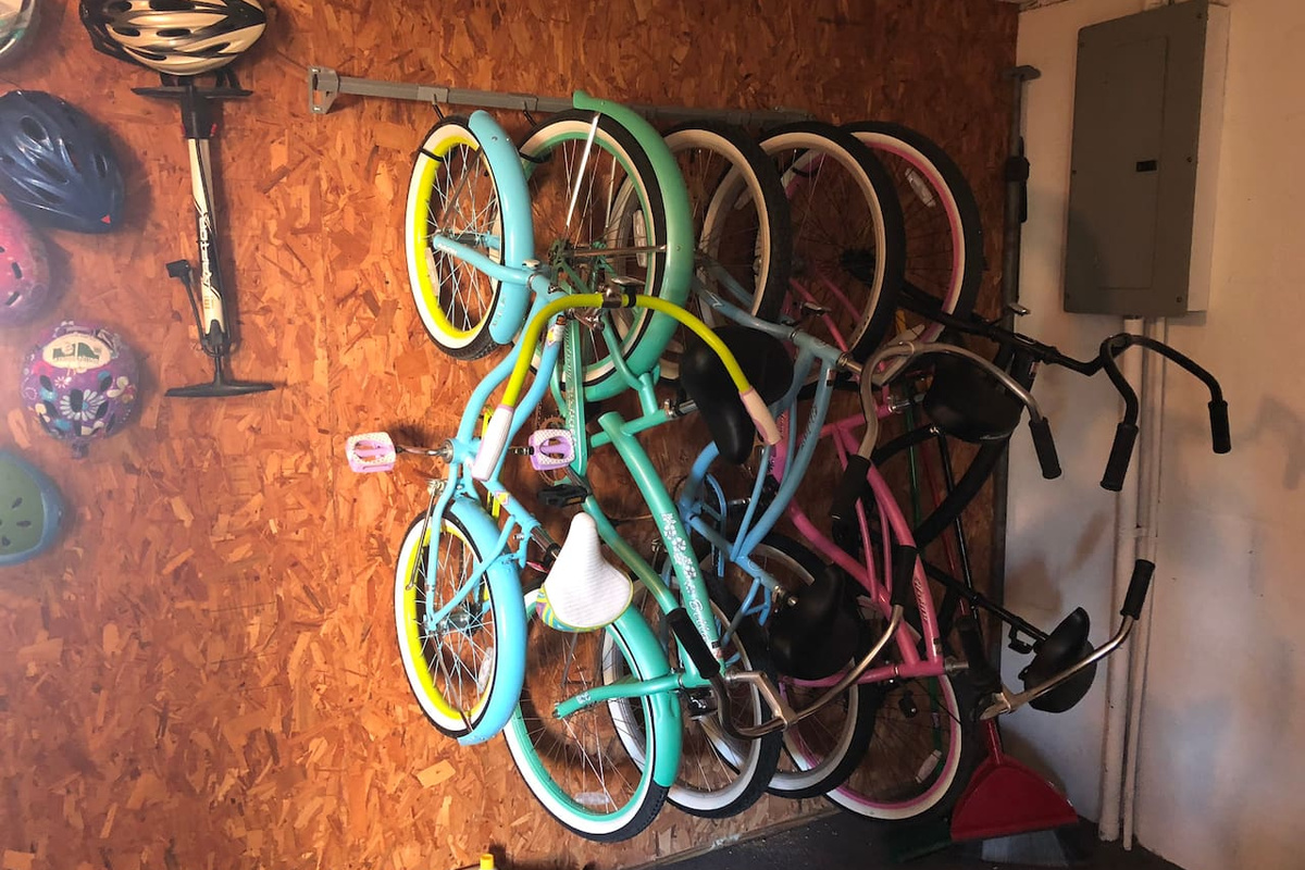 Ready to explore Anna Maria Island? Hop on our complimentary bikes or catch the FREE trolley just steps from the home. Golf carts are welcome on AMI too—cruise around, soak up the sunshine, and enjoy the island at your own pace!
