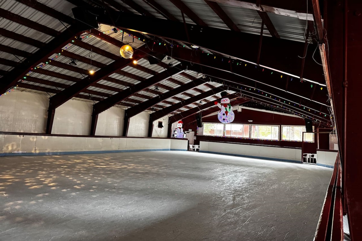 The Long Barn Lodge offers seasonal ice skating, and it is less than 5 minutes from our front door on foot. 