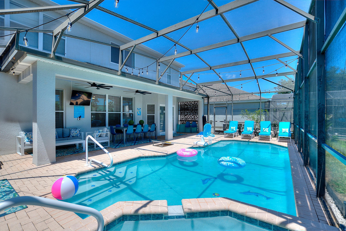 Free heat set at 86 pool/ 102 Spa