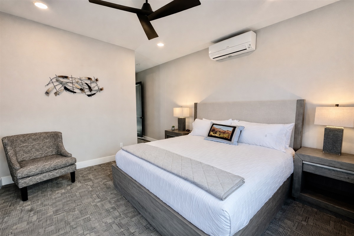Guest Suite 5 with King Bed
