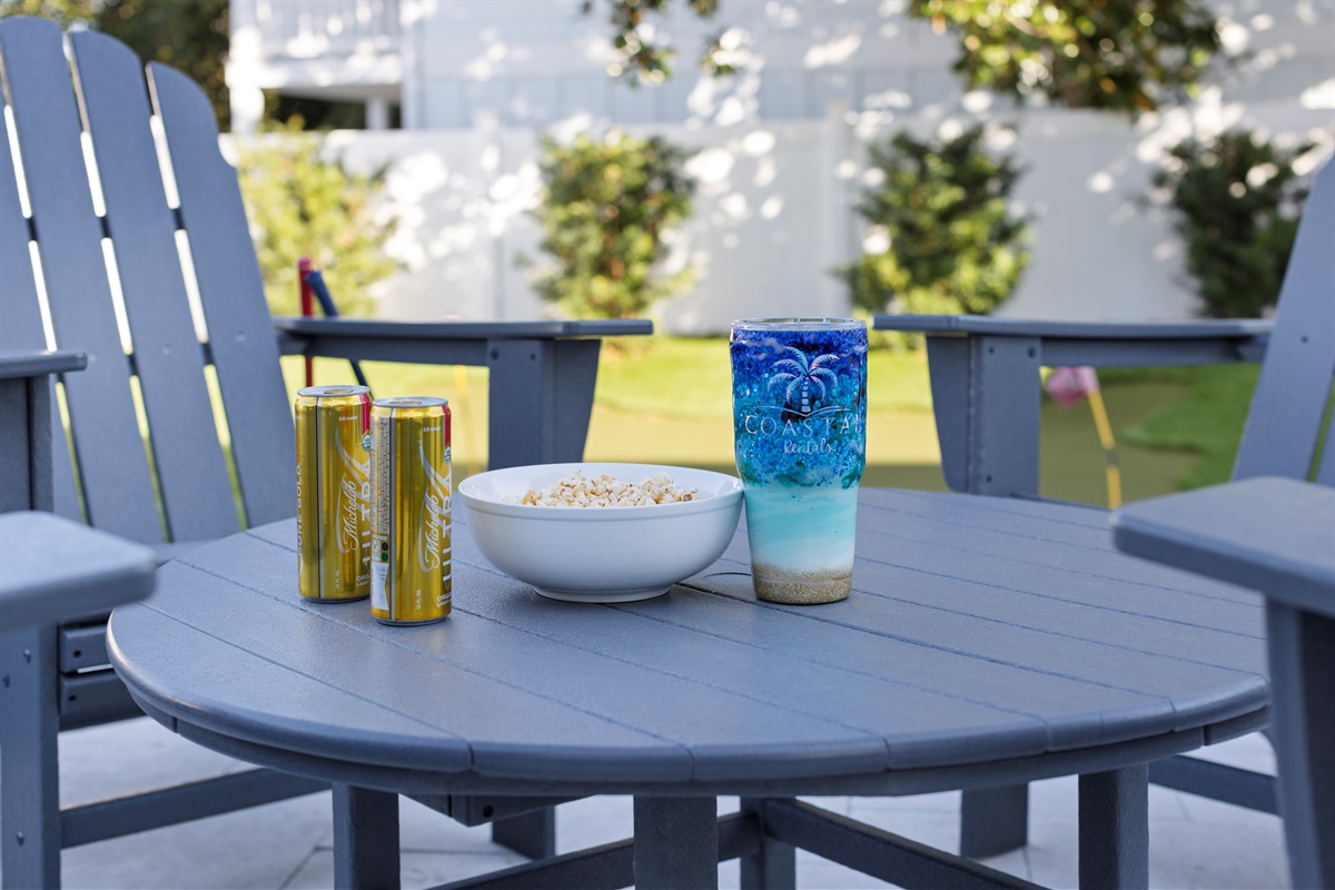 Great outdoor dining and entertainment options