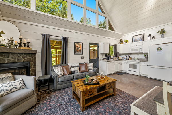 Open floor plan Living Room & Kitchen | 1st Floor