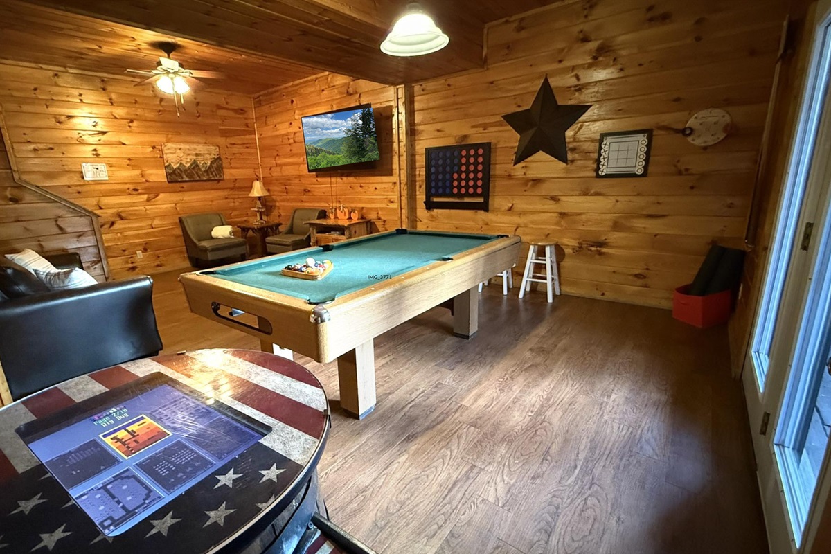 With a barrel arcade, pool table, wall games, board games and a spacious family room, you'll find your whole group enjoying time in the game room.