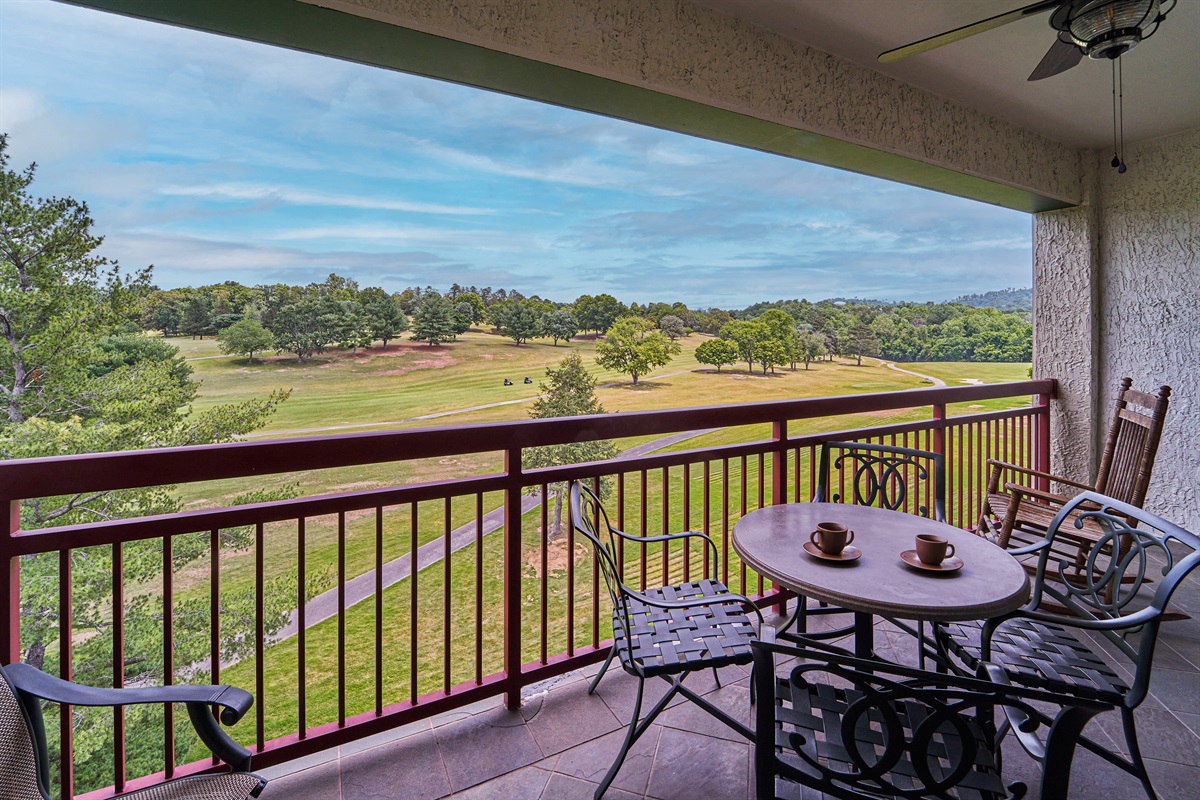 Private Balcony Overlooking City Golf Course and the Mountains Beyond. Dollywood Fireworks Can be Observed from the Balcony Seasonally