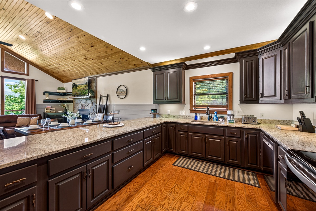 Plenty of space for cooking in the fully stocked kitchen!