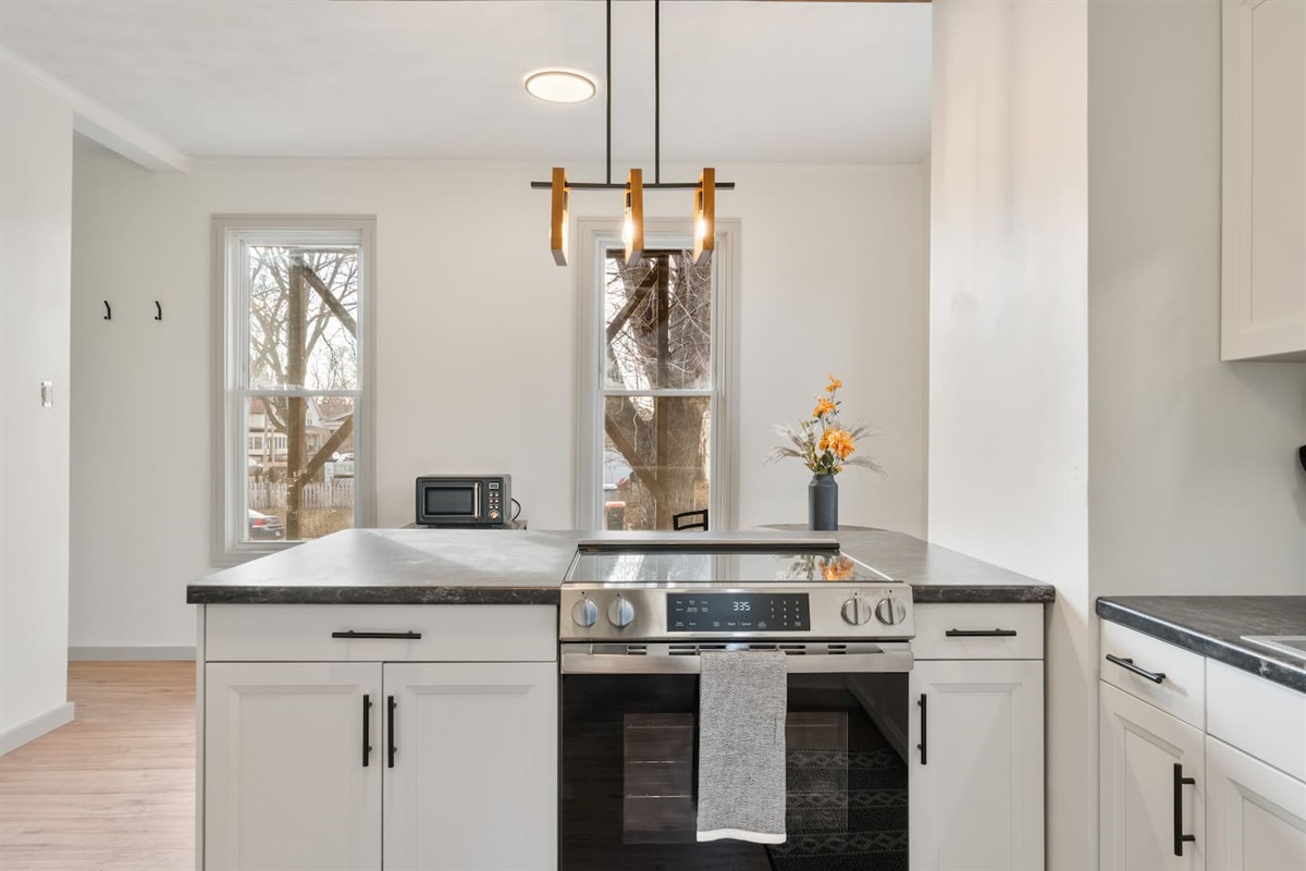 Full electric oven with multiple features for quick meals or baking.