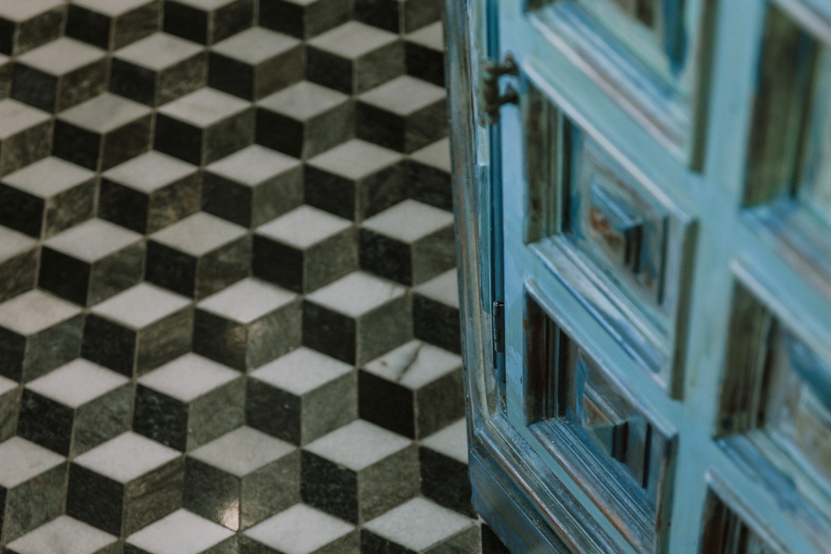 Step into the ensuite bathroom of the main bedroom, the perfect place to refresh and reinvigorate.