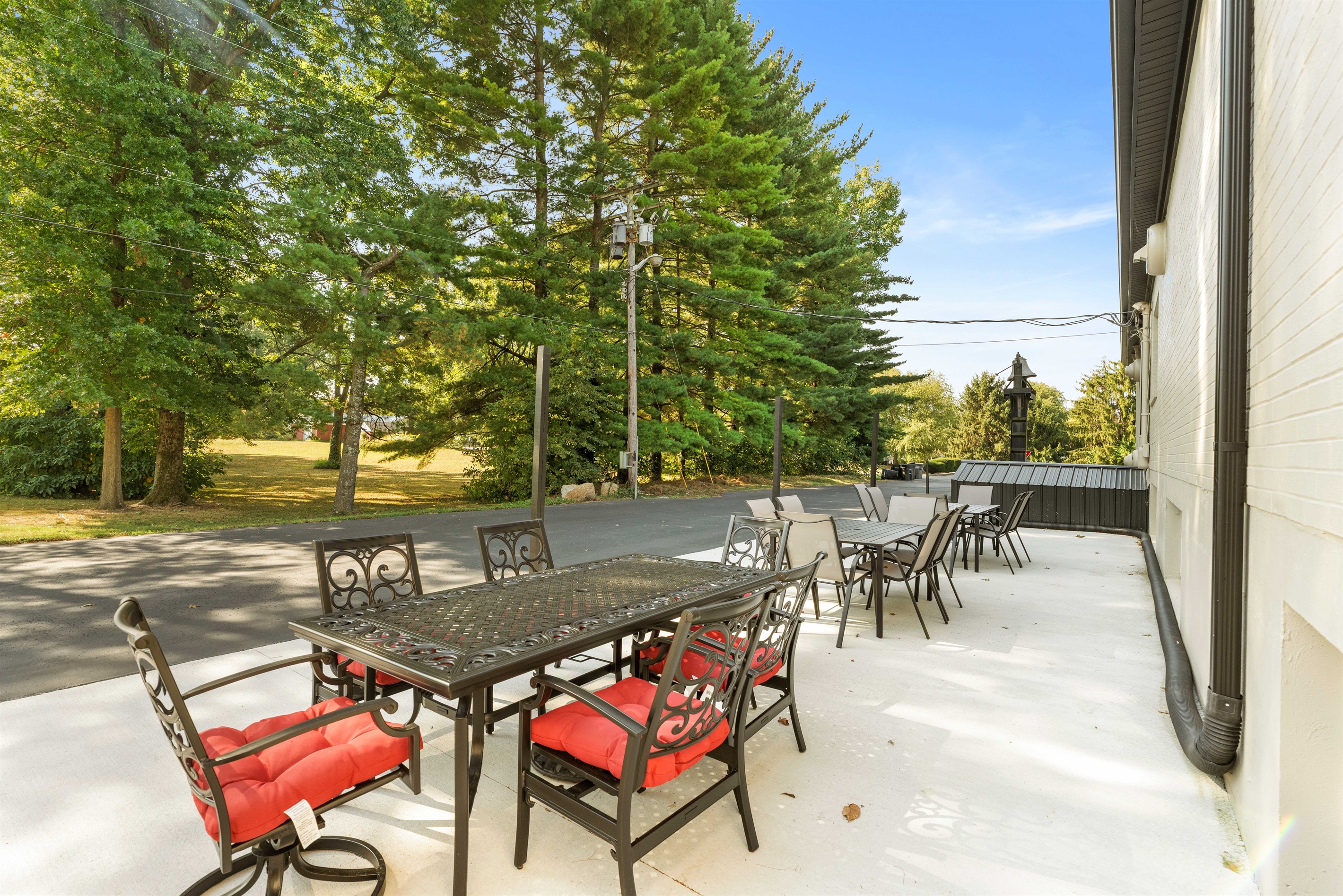 Outdoor Dining Patio