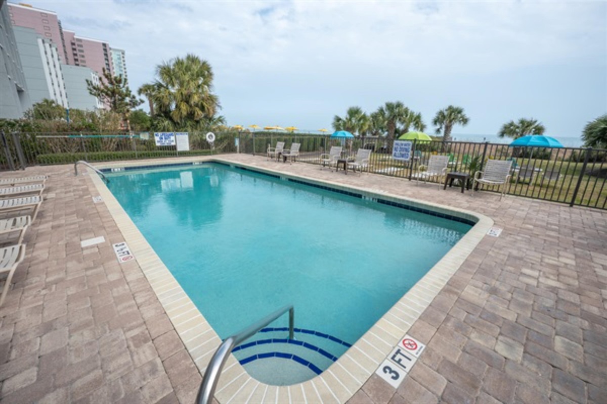 Amazing Pools & Natural Areas!