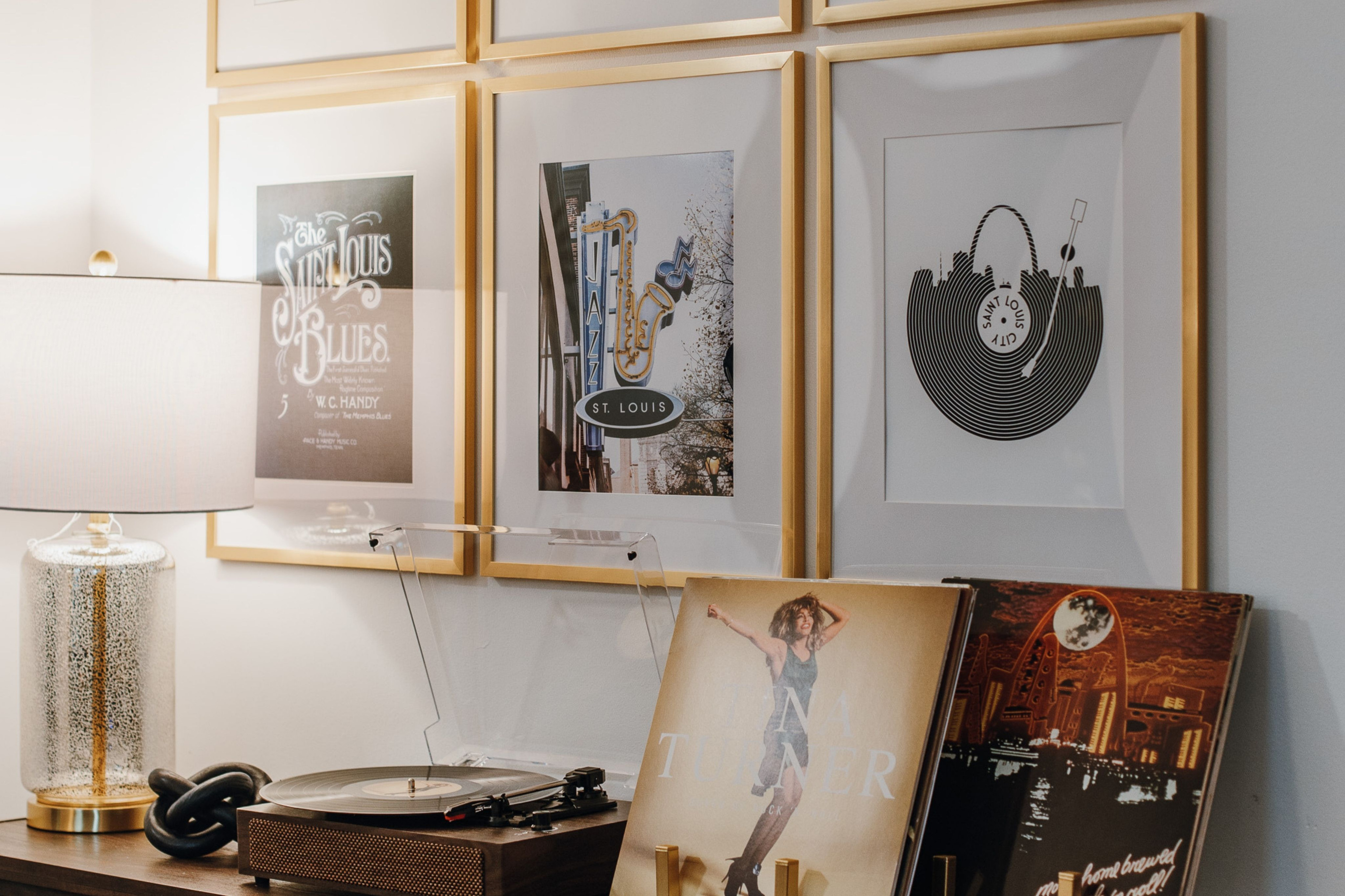 Celebrate St. Louis music legends while spinning vinyl records. Record player is also a bluetooth speaker.