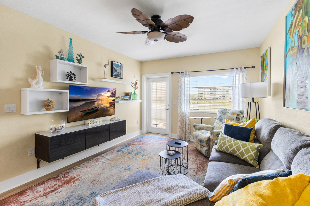 Living room overlooks the back balcony and the Gulf of Mexico/America!