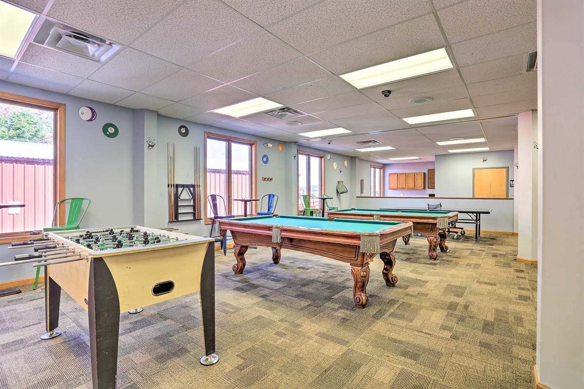 Arrowhead Lake Community amenity - game room