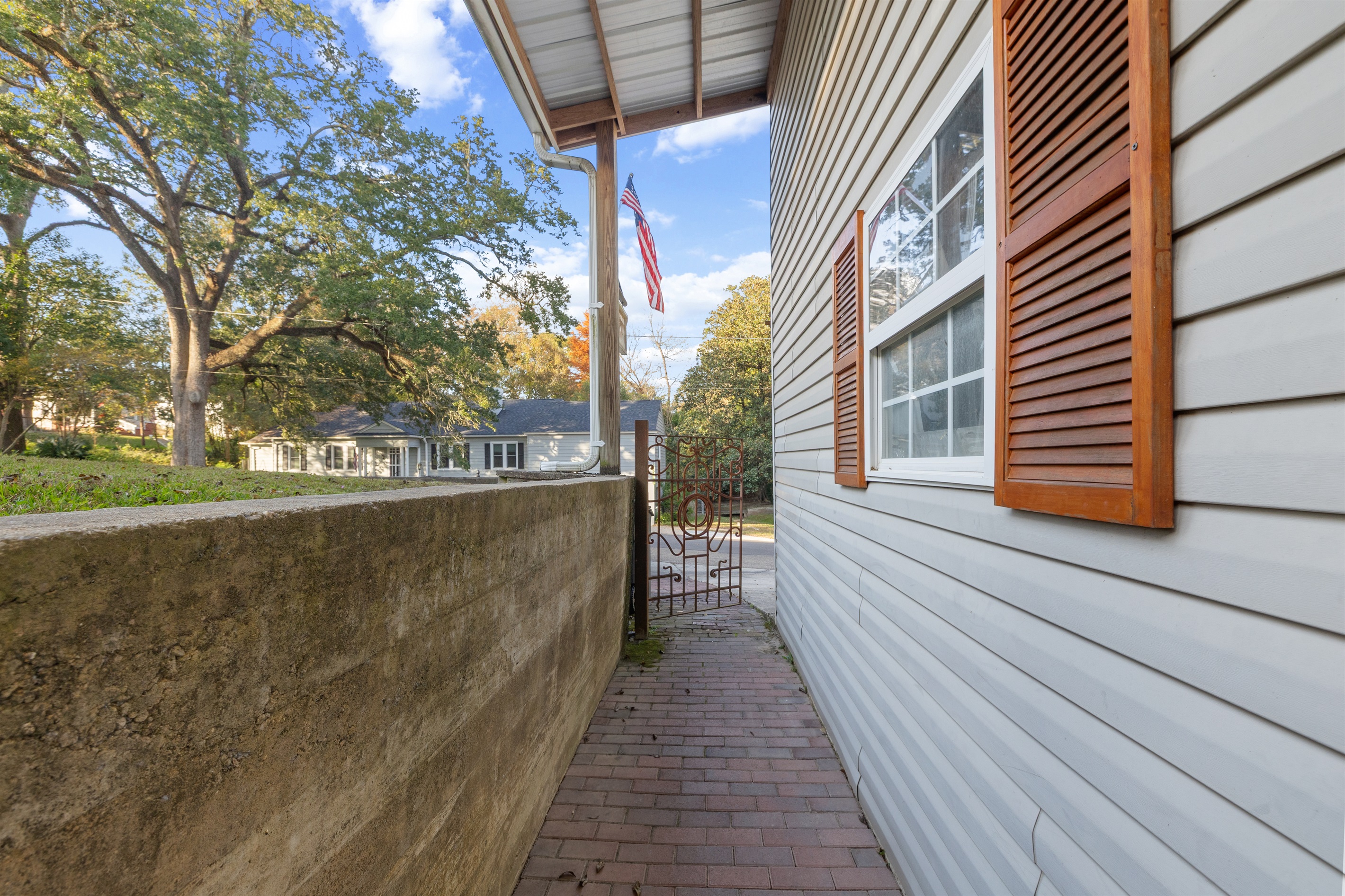 Honeycomb is tucked just minutes from Laurel’s vibrant downtown, making it easy to explore the city’s art, history, and Southern charm.