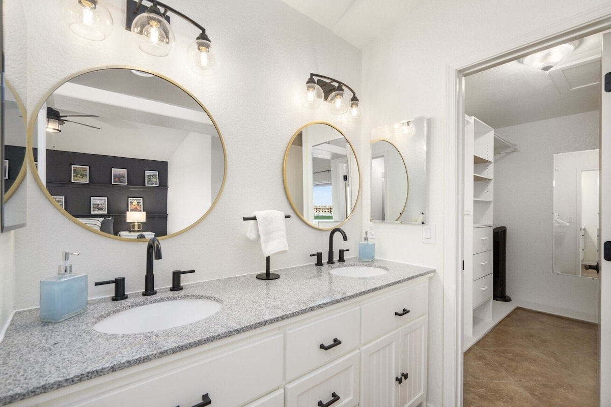 Double vanity in main bedroom ensuite bathroom