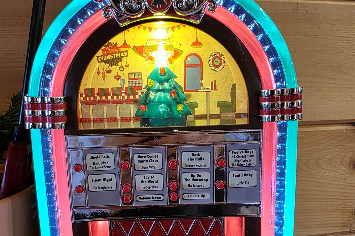 Christmas Jukebox with holiday hits