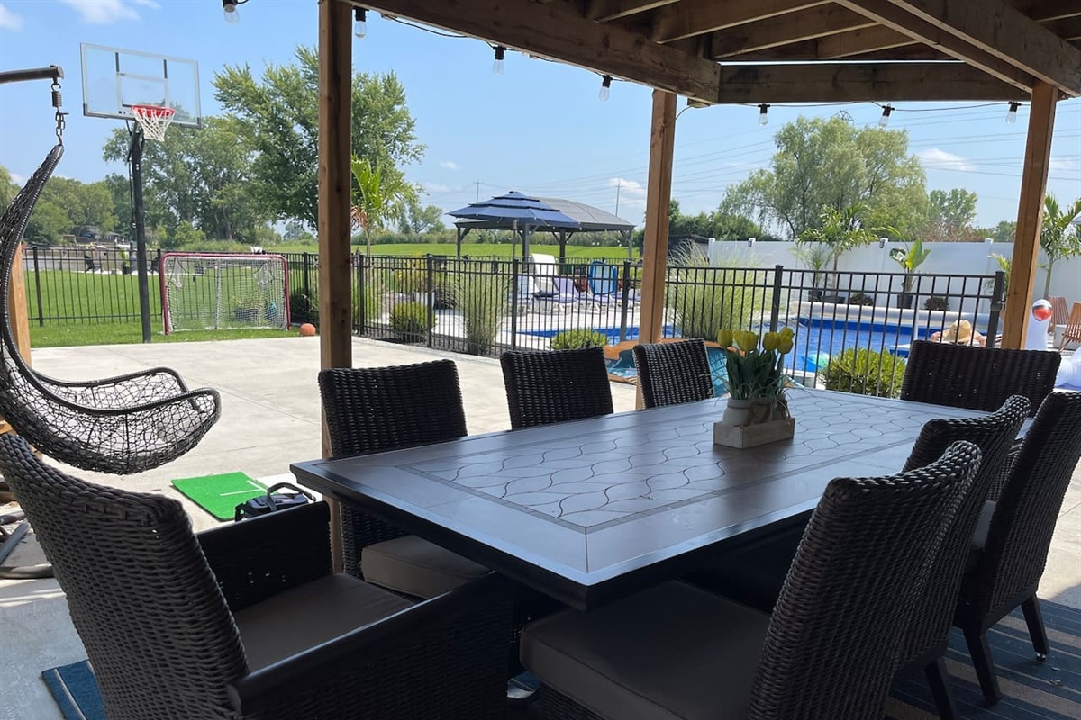 Outdoor dining