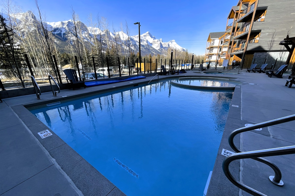 Outdoor heated swimming pool, dedicate shallow area for little kids and infants, and a hot tub. Pool is gated and open year round. Centrally located in the Ascent complex with a generous mountain view.