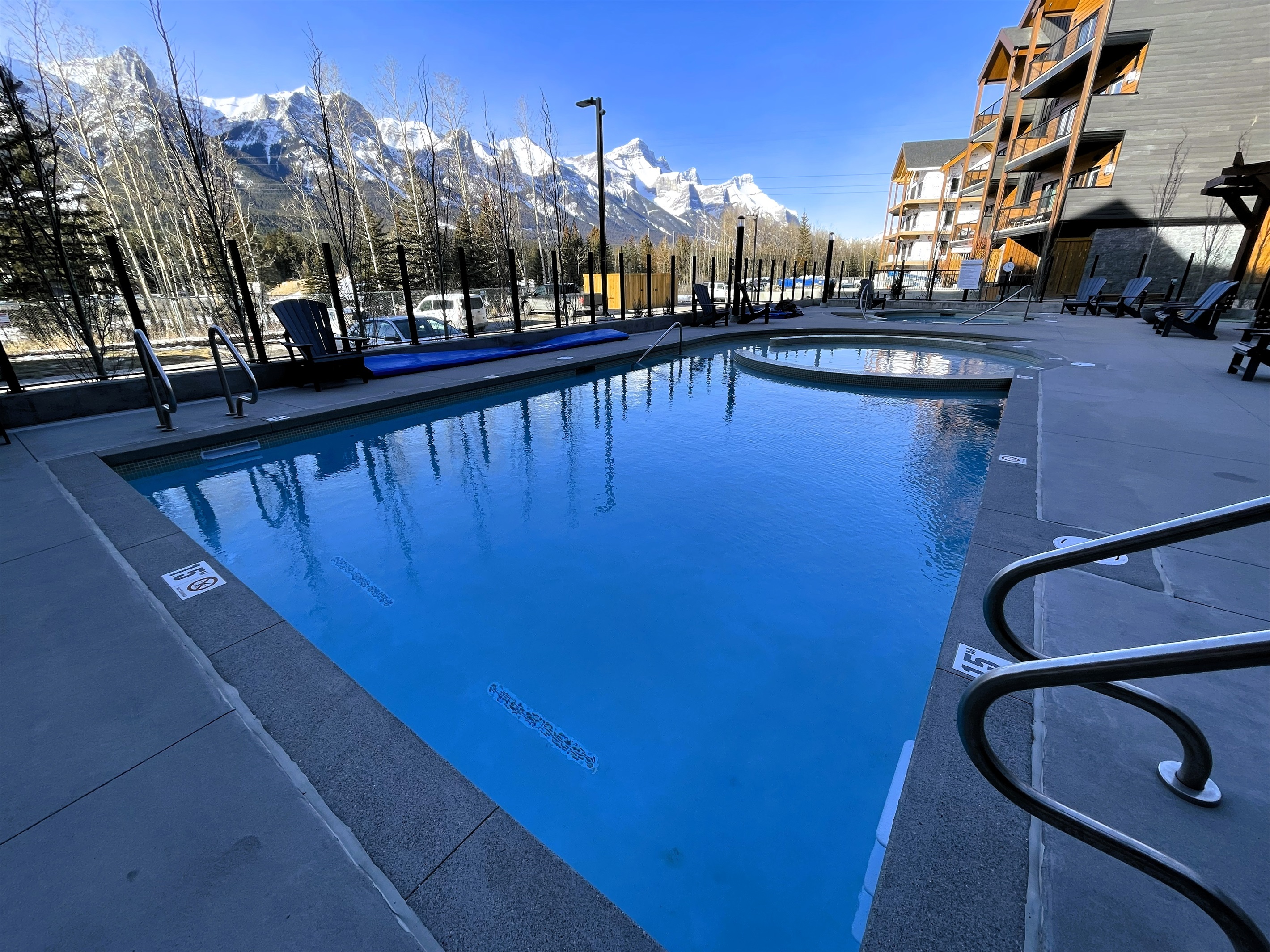 Outdoor heated swimming pool, dedicate shallow area for little kids and infants, and a hot tub. Pool is gated and open year round. Centrally located in the Ascent complex with a generous mountain view.