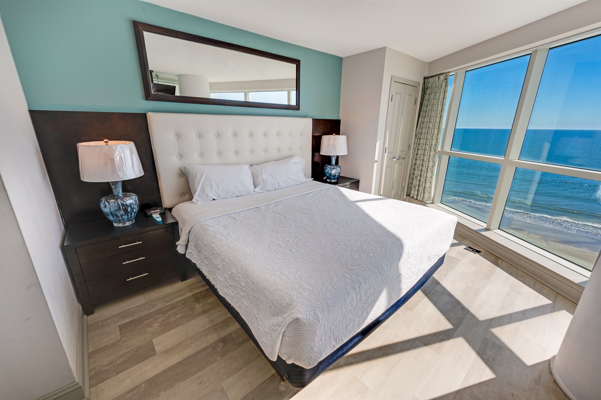 Beautiful Bedroom with Amazing Views 🌊☀️