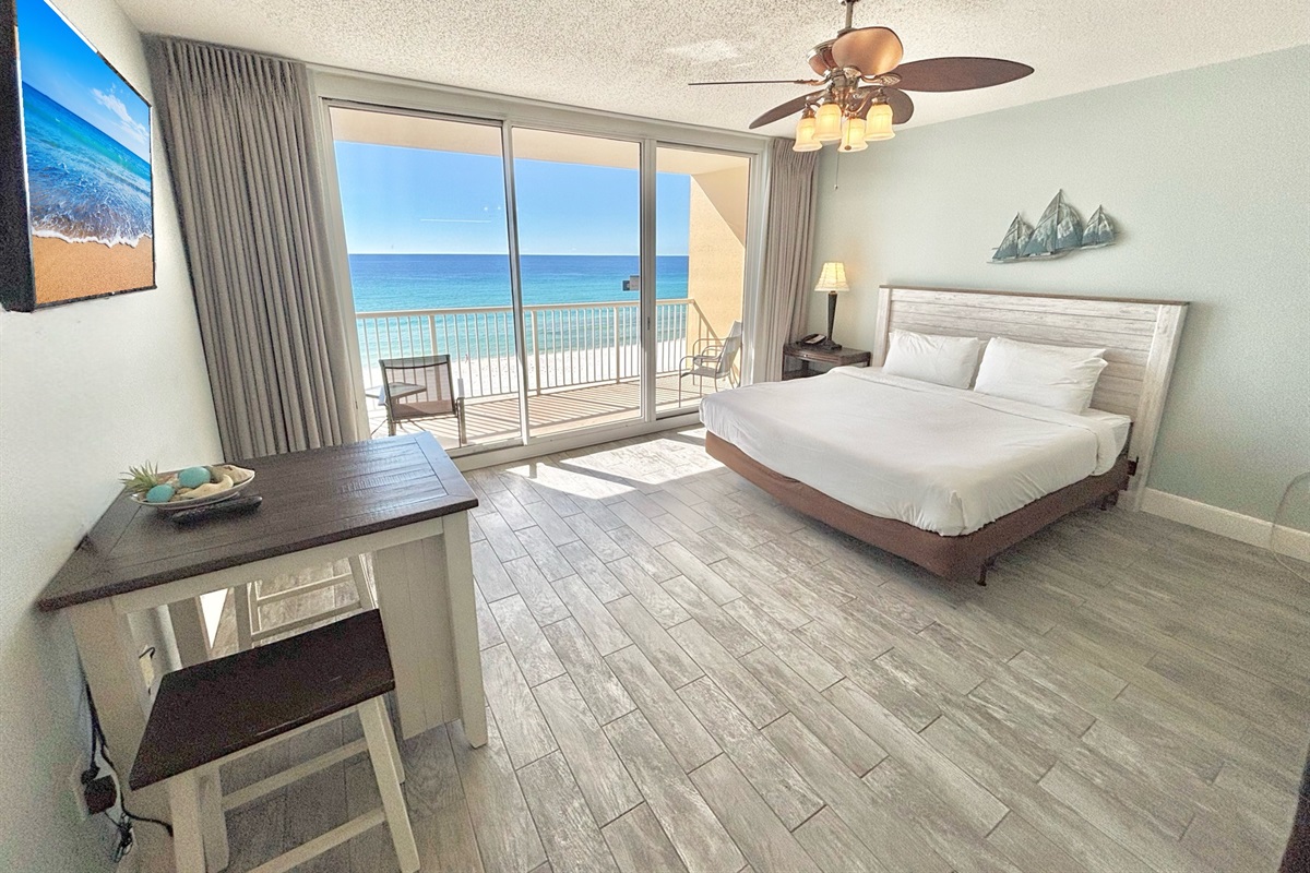 Wake up to a view of the Gulf!