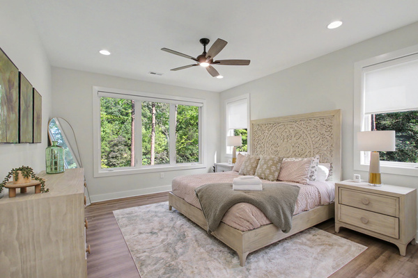 Main level master suite