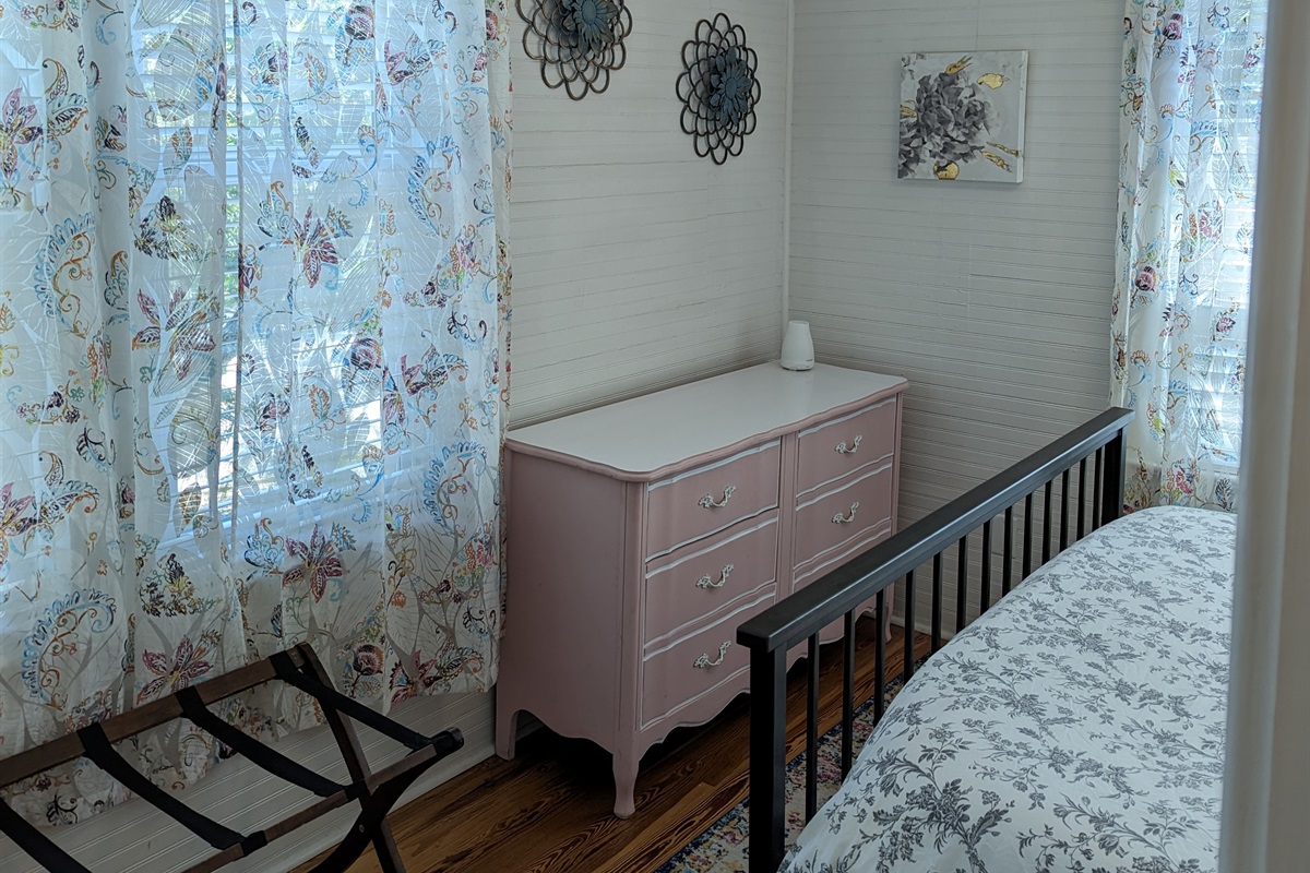 2nd Bedroom (Main house)