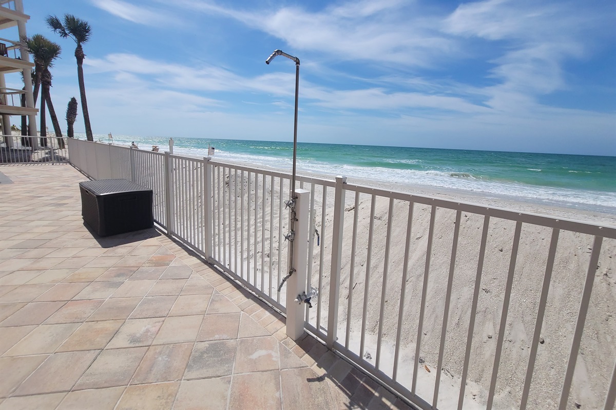Poolside shower!