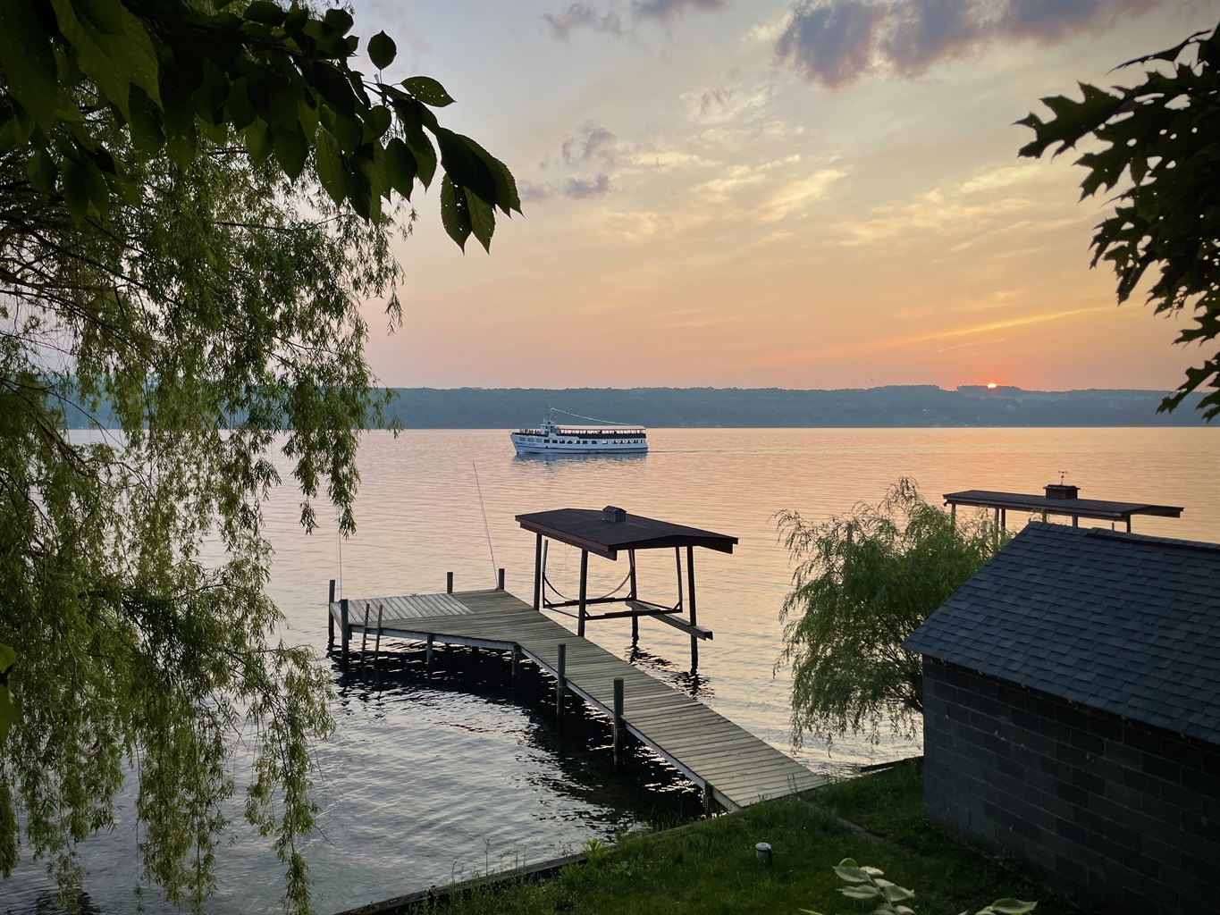 Red Oak Cottage | 3 Bed, 1 Bath | Seneca Lake Waterfront | Private Dock & Boat Lift | Boat is Not Included