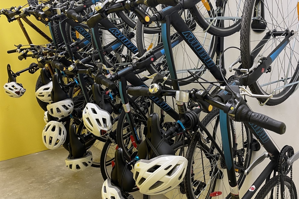 Complimentary bikes for exploring the coast 🚲🌊

11 bikes (all sizes), helmets included, plus a mapped ride to Dana Point Harbor with protected bike lanes, ocean views, and great spots for lunch or cocktails.