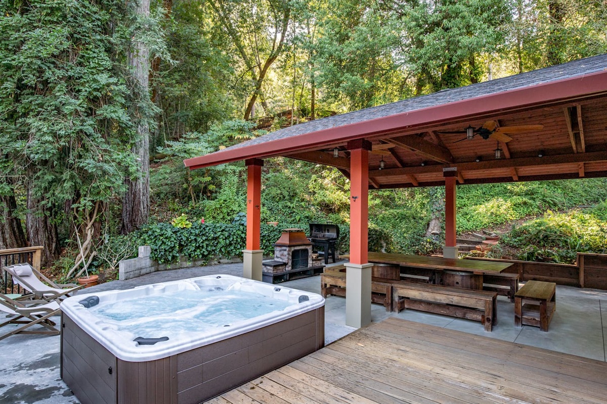 Hot tub bliss awaits you - soak your worries away in peaceful paradise!