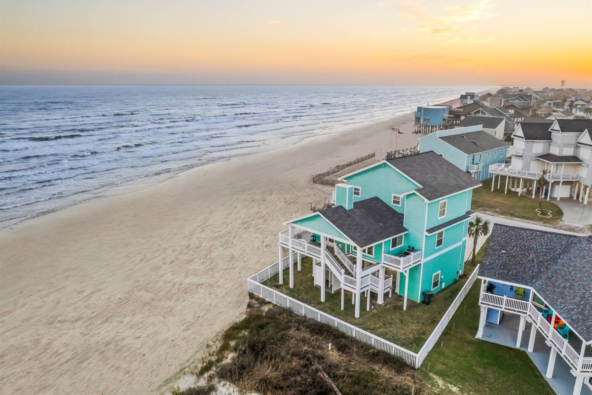 cba40be6ca124da58076b74ba225bbb0 Large | Beachhouse | Texas | TX | Vacation Homes | Galveston | Crystal Beach | Kokomo | Breezy Days | Beachfront Elegance | Sunrise Serenity | Southern Sands Property Management, LLC