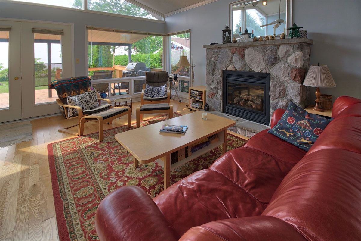 cba9505af8df40798f03d76e384e2a49 Large