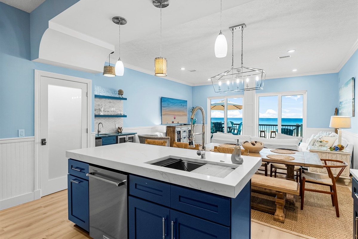 Chef’s kitchen dreams: granite counters, stainless steel appliances, and room for everyone.