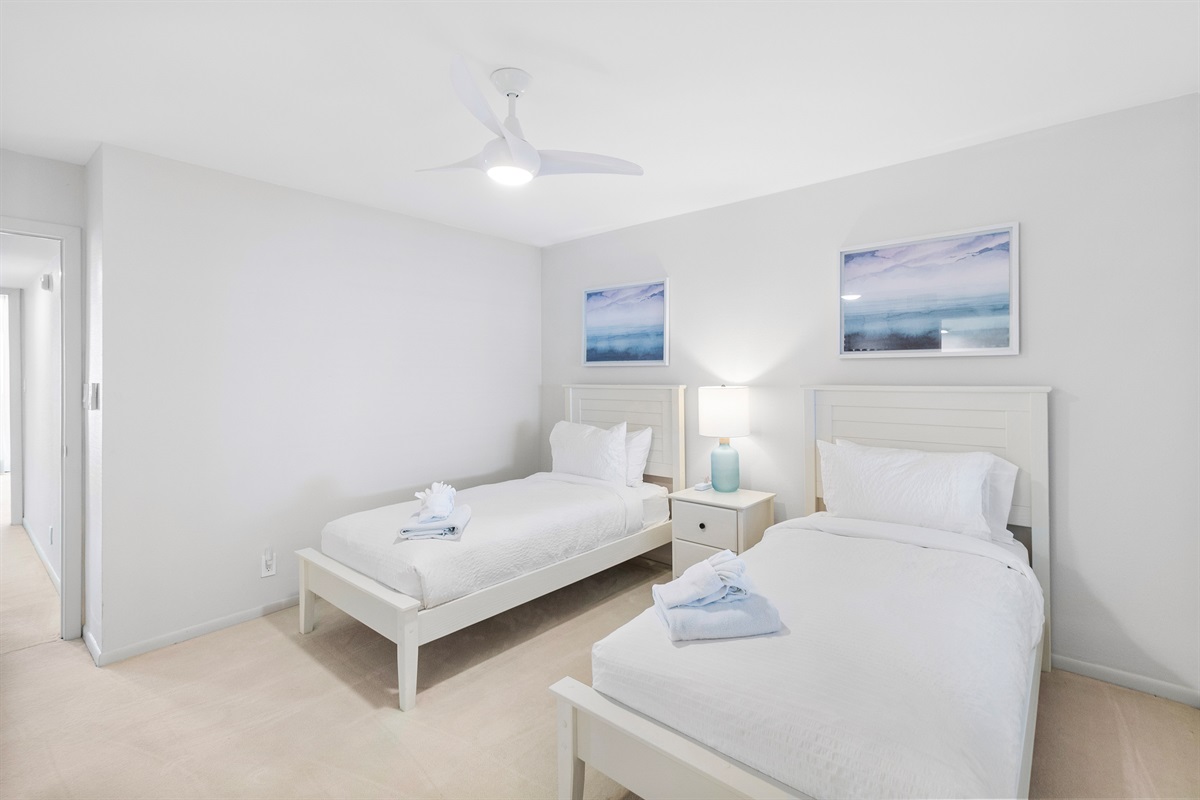 Bedroom 3, 2 twin beds, ensuite bath