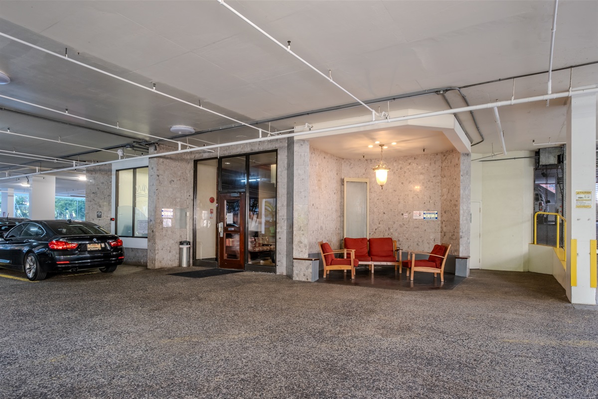 Convenient and secure, the building offers a welcoming lobby area and covered parking for guests. Enjoy easy access as you arrive for your stay — perfectly blending comfort, safety, and the laid-back spirit of Waikīkī.