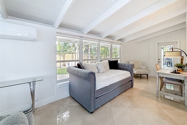 The daybed give additional sleeping and relaxing options. 