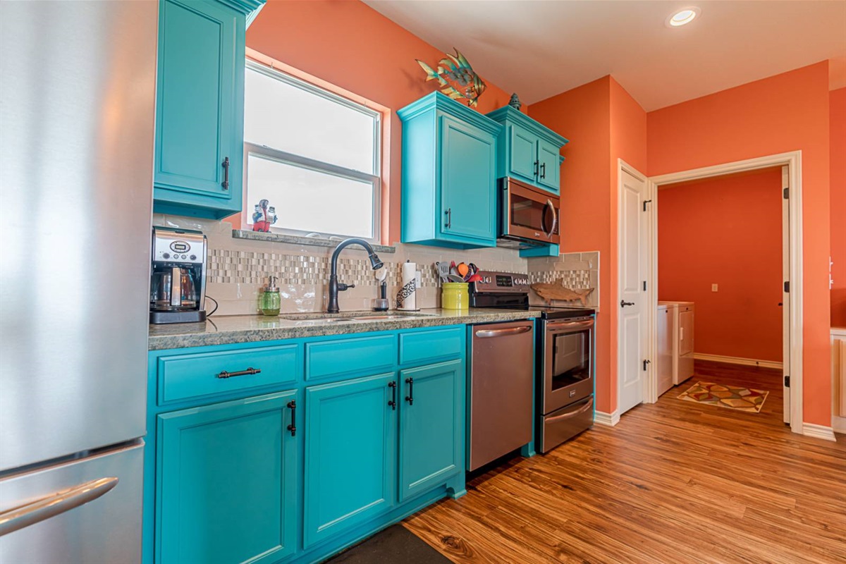 cbe176f4157c405ba0033fa4496a26d9 Large | Beachhouse | Texas | TX | Vacation Homes | Galveston | Crystal Beach | Kokomo | Breezy Days | Beachfront Elegance | Sunrise Serenity | Southern Sands Property Management, LLC